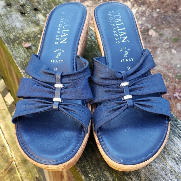 Italian Shoemakers Shoes - Gorgeous Navy Blue Sandals 😍